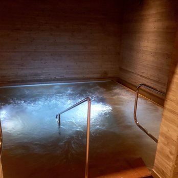 Yasuragi Hasseludden - A hot plunge pool - Day Spas Near Me - Saltsjö-boo, Alberta