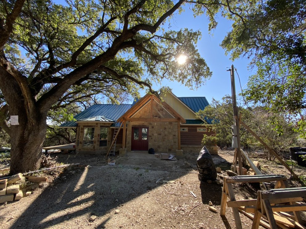 Slide of D&D Contracting