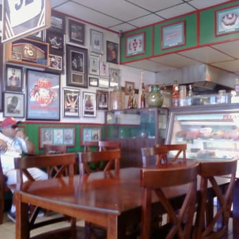 Paul's Deli - The one big table at the center of the room - Delis Near Me - Westminster, California