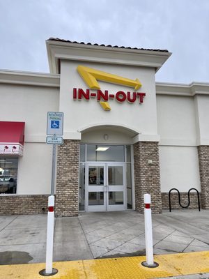 In-N-Out Burger by null