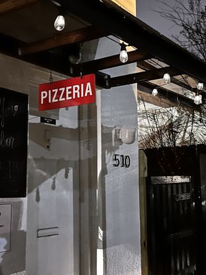 Bird Pizzeria by null