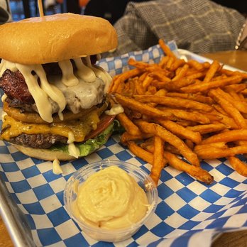 Ozzy's Burgers - Toronto - Burgers Near Me - Toronto, Ontario Ozzy's Burgers - Toronto - Burgers Near Me - Toronto, Ontario