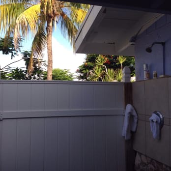 Tropical Cottages - The outdoor bath in 11 gives you the privacy you desire with the true Florida keys experience - Hotels Near Me - Marathon, Florida Tropical Cottages - The outdoor bath in 11 gives you the privacy you desire with the true Florida keys experience - Hotels Near Me - Marathon, Florida