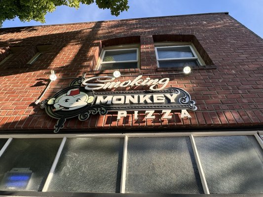 Smoking Monkey Pizza by null