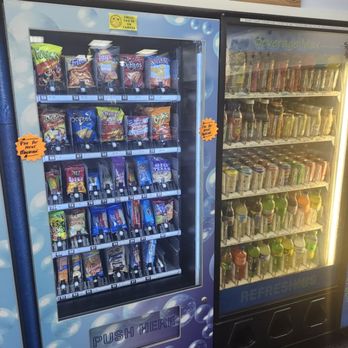 Splish Splash Laundry - Snacks and drinks - Laundromat Near Me - Goodlettsville, Tennessee Splish Splash Laundry - Snacks and drinks - Laundromat Near Me - Goodlettsville, Tennessee