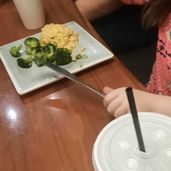 Timberwood Grill - Kids Mac n cheese and broccoli - Burgers Near Me - Pigeon Forge, Tennessee Timberwood Grill - Kids Mac n cheese and broccoli - Burgers Near Me - Pigeon Forge, Tennessee
