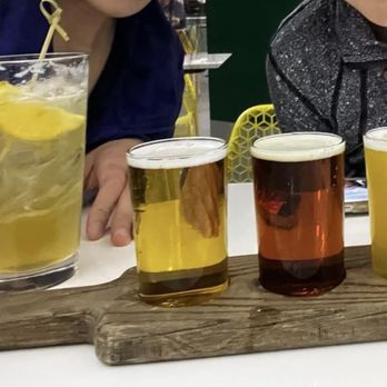 Brewtop Social - Far left -Beer' knees cocktail was twice the size a year ago. Beer sampler - Brewpubs Near Me - SeaTac, Washington Brewtop Social - Far left -Beer' knees cocktail was twice the size a year ago. Beer sampler - Brewpubs Near Me - SeaTac, Washington