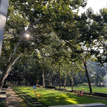 The New Yorker Deli - a park with benches and trees - Delis Near Me - Sacramento, California The New Yorker Deli - a park with benches and trees - Delis Near Me - Sacramento, California