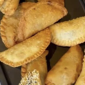 The Hideaway - Toma empanadas - Steakhouses Near Me - Beverly Hills, California The Hideaway - Toma empanadas - Steakhouses Near Me - Beverly Hills, California