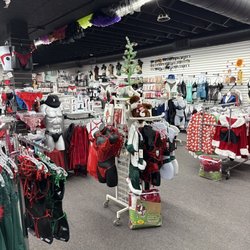 Adam & Eve - Garden City - Great selection and fantastic service! Tessa and Meghan were very helpful!