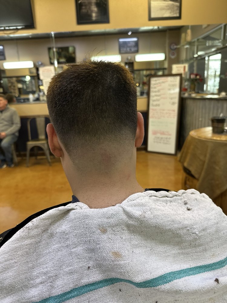 Helotes Barber Shop Logo