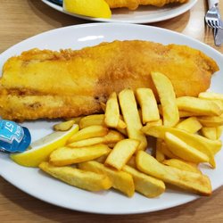 Heathrow Fish & Chips - Fish and chips (small)