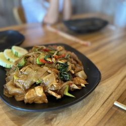 DRUNKEN NOODLES