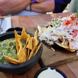Rosita Tex Mex - Guacamole and beef nachos