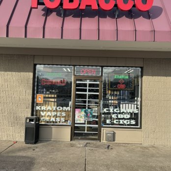 MAPLEWOOD TOBACCO - Updated May 2026 - 25 Photos - 2251 Larpenteur Ave E,  Maplewood, Minnesota - Tobacco Shops