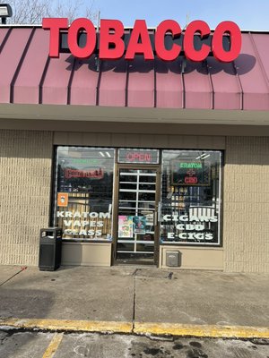 Maplewood Tobacco, 2251 Larpenteur Ave E, Ste4, Maplewood, MN 55109, US
