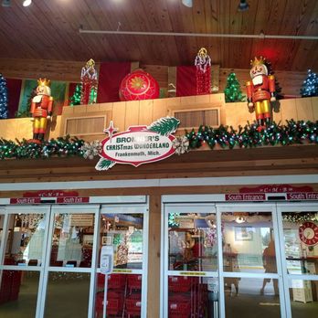 Bronner’s CHRISTmas Wonderland - Home Decor Near Me - Frankenmuth, Michigan