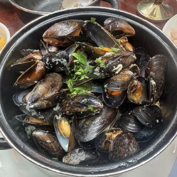 McSwiggans Bar and Restaurant - Mussels - Bars Near Me - Galway, G