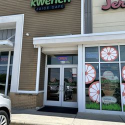 Kwench Juice Cafe - Jacksonville - From parking lot