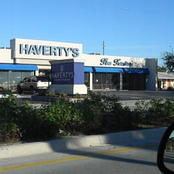 Havertys Furniture - view of Haverty's in Ft. Pierce from US1 driving south