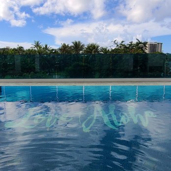 Hotel La Croix - Pool view - Hotels Near Me - Honolulu, Hawaii