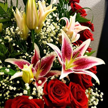 Stone Oak Florist - Red Roses - "I will be with you every step of the way towards success and abundance." - Florists Near Me - San Antonio, Texas Stone Oak Florist - Red Roses - "I will be with you every step of the way towards success and abundance." - Florists Near Me - San Antonio, Texas