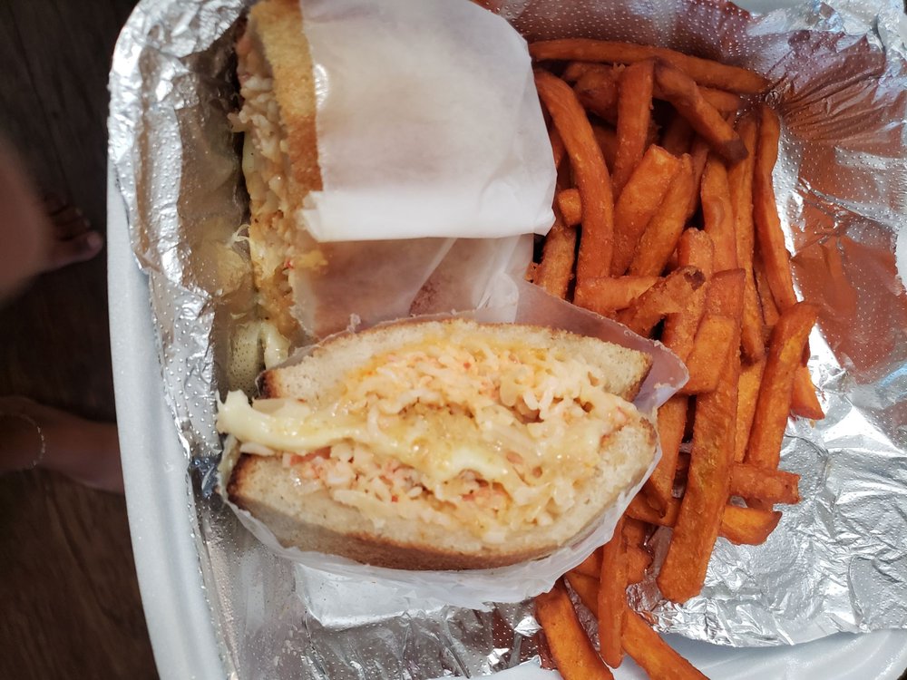 DUNELLEN HOTEL Updated June 2024 59 Photos & 91 Reviews 120 N