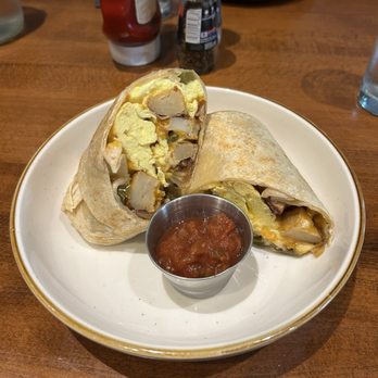 Barrel House Restaurant and Bar - Breakfast Burrito - Whiskey Bars Near Me - Mt. Juliet, Tennessee