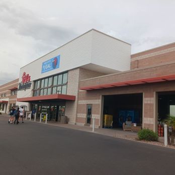 Fry's Marketplace - Exterior - Grocery Near Me - Gilbert, Arizona
