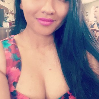 Sandy's Country Junction - Bored and waiting on my order. I love pink lipsticks. - Coffee & Tea Near Me - Clovis, California Sandy's Country Junction - Bored and waiting on my order. I love pink lipsticks. - Coffee & Tea Near Me - Clovis, California
