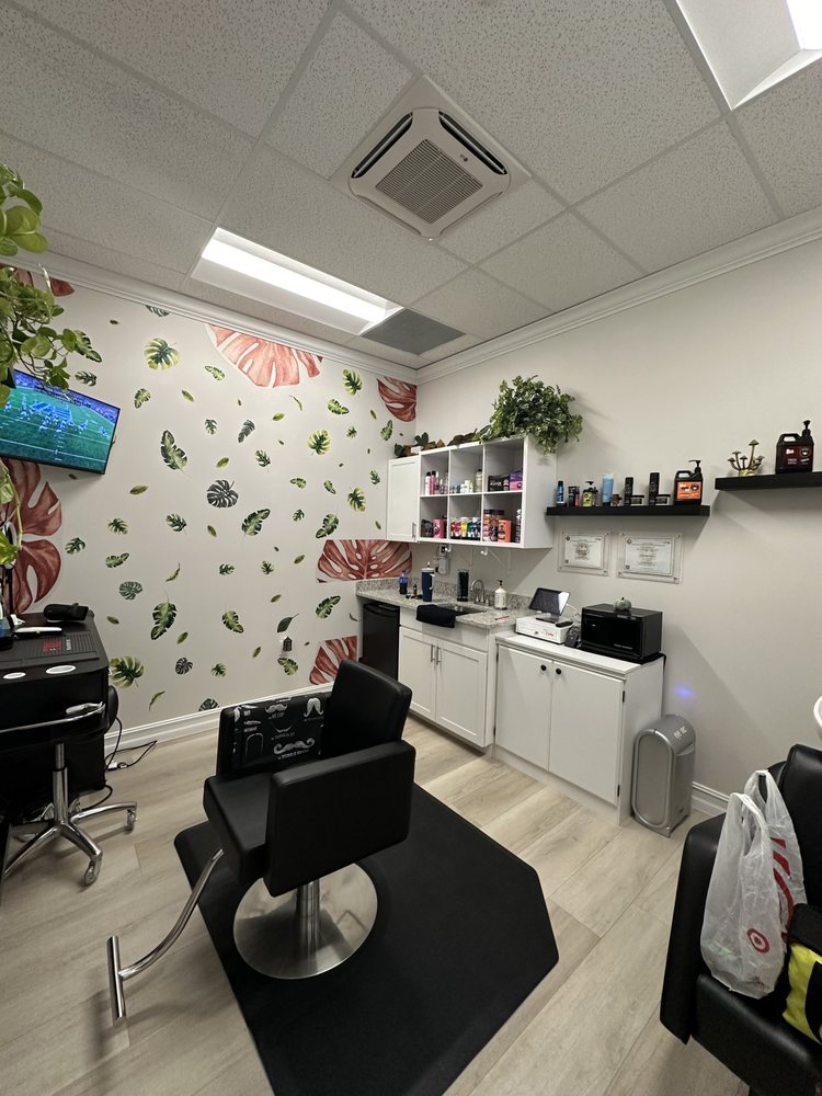 Hair By Desha Logo