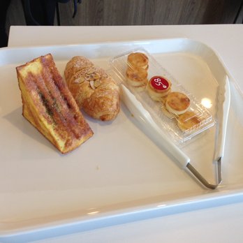 85°C Bakery Cafe-Glendale - Ham and Cheese sandwich Croissant Cheese bites (50% off) - Bakeries Near Me - Glendale, California 85°C Bakery Cafe-Glendale - Ham and Cheese sandwich Croissant Cheese bites (50% off) - Bakeries Near Me - Glendale, California