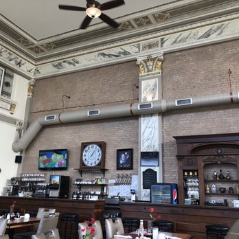 Dali's Cafe - Breakfast & Brunch Near Me - Manitowoc, Wisconsin