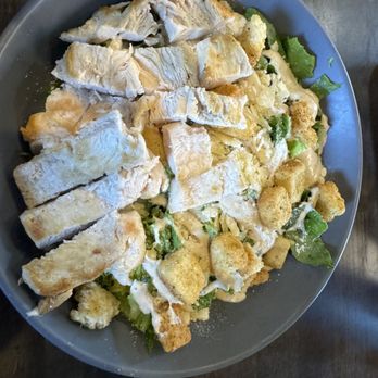 Bubba’s Bones & Brews - Caesar Salad with grilled chicken - Gastropubs Near Me - Cathedral City, California