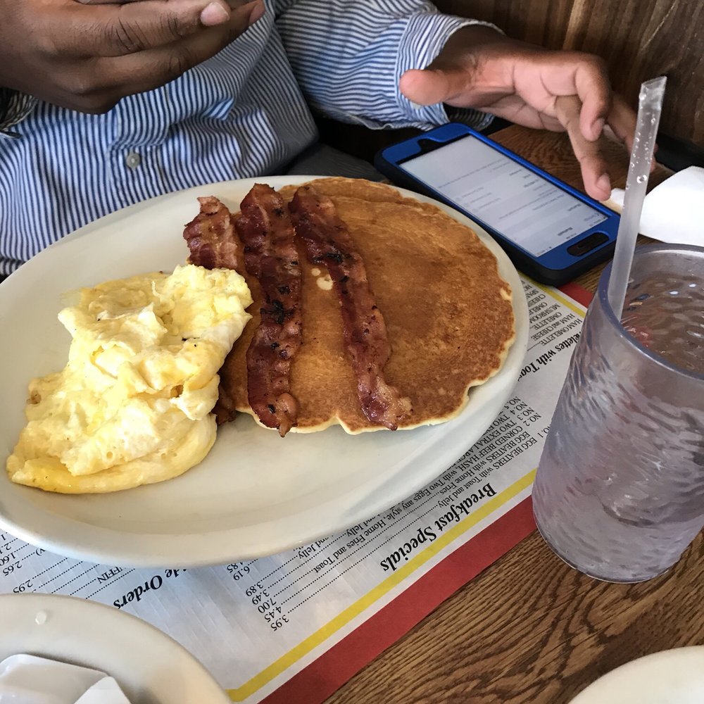 George's Family Restaurant - Pancakes bacon eggs - American Near Me - Elyria, Ohio
