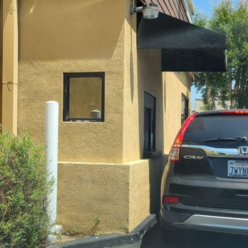 7 Leaves Cafe - Pickup window - Coffee & Tea Near Me - Alhambra, California