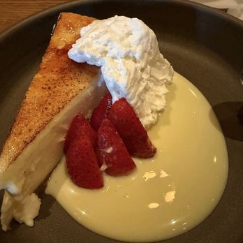 Earl’s - Crème Brûlée Cheesecake - Cocktail Bars Near Me - Honolulu, Hawaii Earl’s - Crème Brûlée Cheesecake - Cocktail Bars Near Me - Honolulu, Hawaii