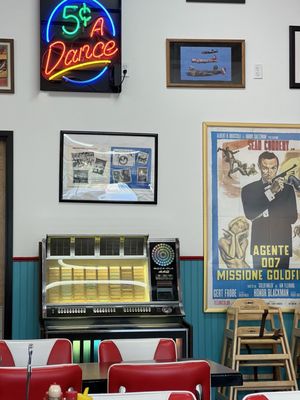 60's Cafe & Diner by null