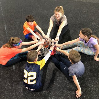 CrossFit110 - Crossfit Kids classes beginning at age 7 - Interval Training Gyms Near Me - Chelmsford, Massachusetts