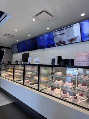 Sweet Hut Bakery & Cafe by null