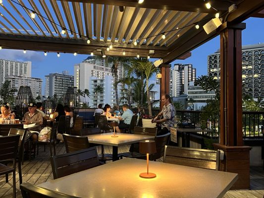 Tommy Bahama Restaurant, Bar & Store by null