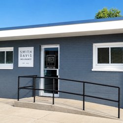 Smith Davis Insurance - Front of building