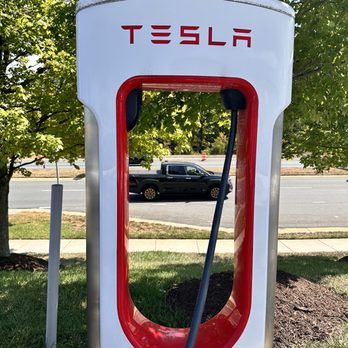 Tesla Supercharger - EV Charging Stations Near Me - Ashburn, Virginia
