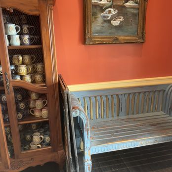 Another Broken Egg Cafe - No other customers waiting - Breakfast & Brunch Near Me - Mountain Brook, Alabama