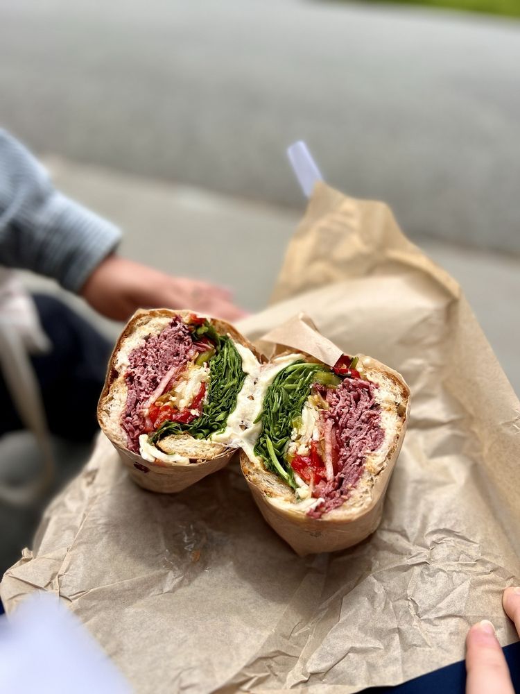 LUCINDA’S DELI & MORE Updated September 2024 221 Photos & 211 Reviews 535 Scott St, San