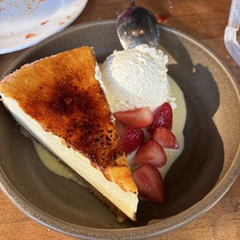 Earls Kitchen + Bar - Crème Brûlée Cheesecake - New American Near Me - Bellevue, Washington