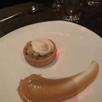 Kitchen Galerie - Apple pie - French Near Me - Montreal, Quebec