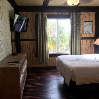 Captain Pip's Marina & Hideaway - Bedroom - Boating Near Me - Marathon, Florida Captain Pip's Marina & Hideaway - Bedroom - Boating Near Me - Marathon, Florida