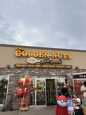 The Golden Nuts by null