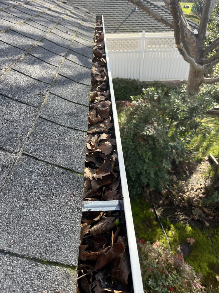 Slide of Butte Gutter Cleaning